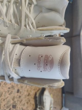Patines de artístico blancos EDEA