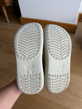 Crocs plataforma beige