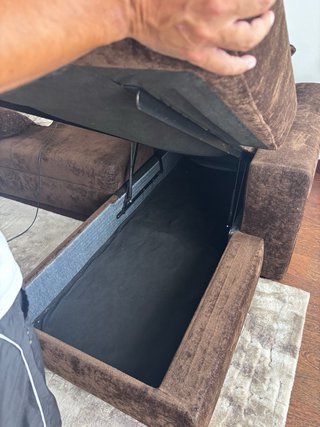 Sofá com chaise longue em tecido