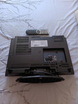 Televisión OKI V19B-PHDUVI con Mando