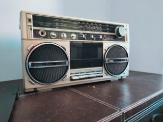 Radio Casete Toshiba Boombeat 85