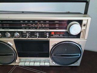 Radio Casete Toshiba Boombeat 85