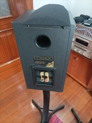 Altavoces Mission 771 Marrón