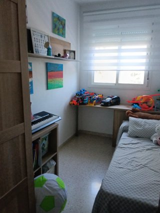 Dormitorio niño como nuevo.