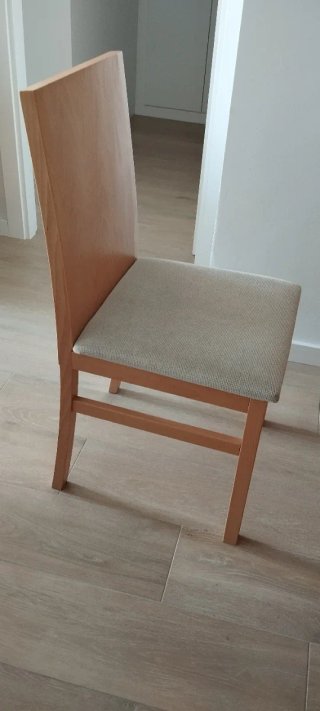 Mesa de comedor y 6 sillas de madera
