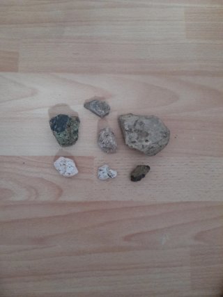 Lotto di 7 minerali vari