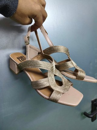 Sandalias Bibi Lou Beige y Doradas