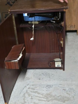 Máquina de coser Alfa antigua