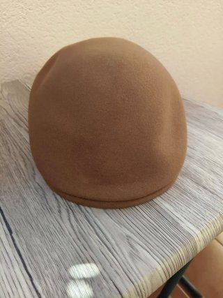 Gorra de lana marrón
