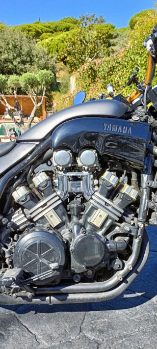 Yamaha VMAX 1200 Negra/Gris