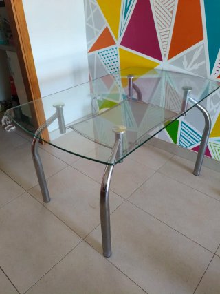 Mesa de comedor cristal y metal