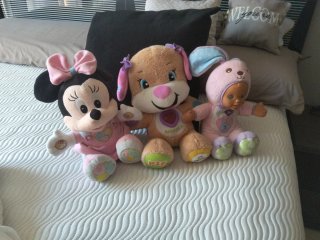 Lote 3 muñecos peluche Minnie, perro y bebé