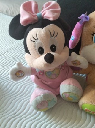 Lote 3 muñecos peluche Minnie, perro y bebé