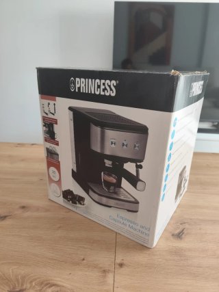 Cafetera Princess Expreso y Cápsulas