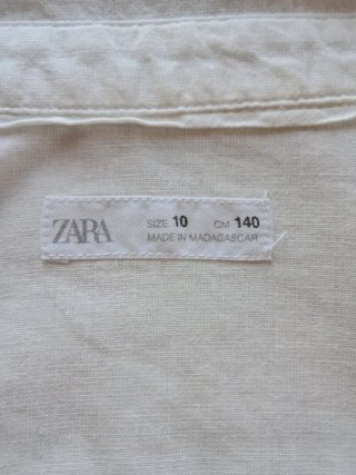 Camisa blanca Zara infantil unisex, talla 10 años