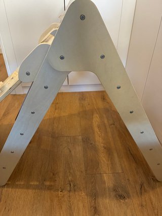Triangolo Pikler con rampa liscia e rampa di arrampicata