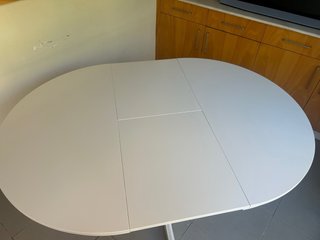 Mesa redonda extensible blanca