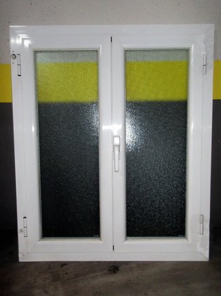 Ventana aluminio blanca 2 hojas baño