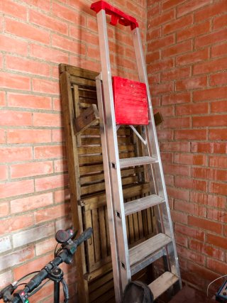Escalera aluminio usada 3 veces y hamaca madera