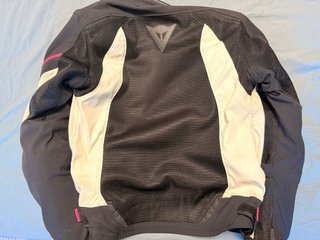 Chaqueta Dainese ventilada moto verano