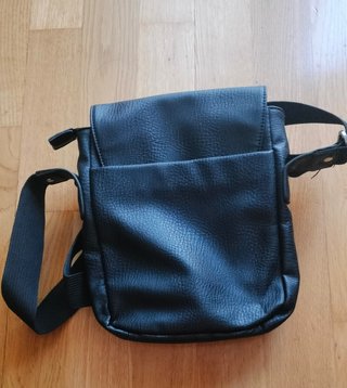 Borsa a tracolla Gabol da uomo nero. Nuovo.