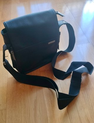 Borsa a tracolla Gabol da uomo nero. Nuovo.
