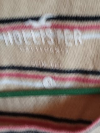 Camiseta Hollister Rayas Beige y Rosa