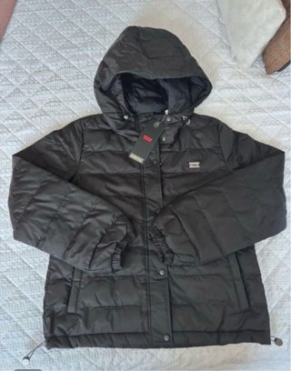Plumífero Levi's Negro con Capucha ( a estrenar)