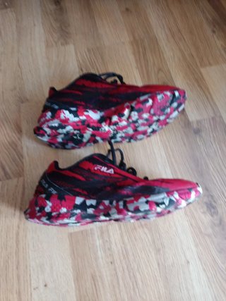 Zapatillas Fila niño rojas y negras