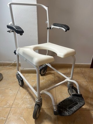 Silla de ruedas especial WC