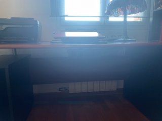 Escritorio madera y plástico