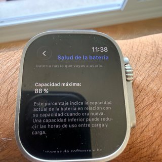 Apple Watch Ultra 2 titanium 49mm