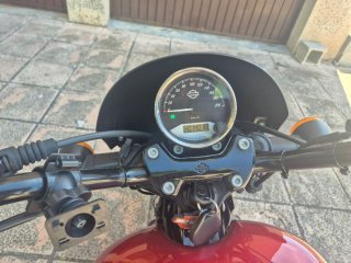Harley Davidson Street 750 Roja