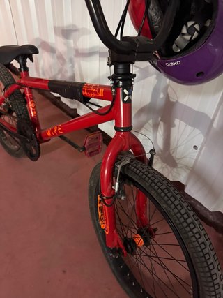Bicicleta BMX Roja