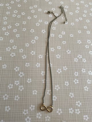 Collar Infinito Dorado y Plateado