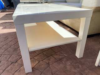 Mesa auxiliar cuadrada blanca Ikea