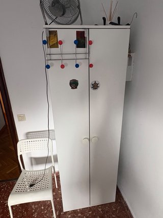 Armarios blanco con dos puertas
