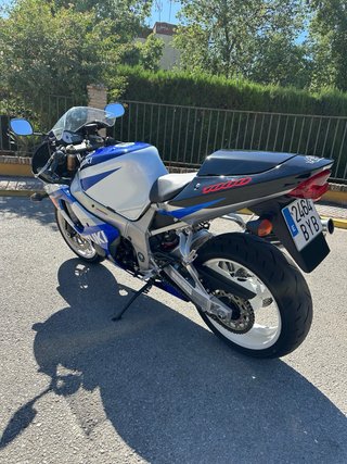 Suzuki GSX-R 1000 K2 2002