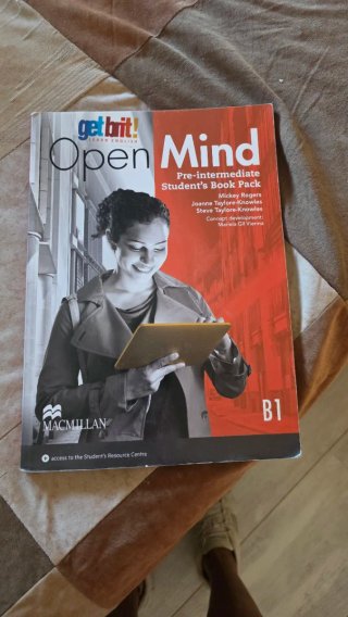 Libro de Inglés MC Millan  b1