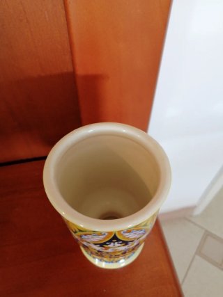 Anfora colorata in ceramica