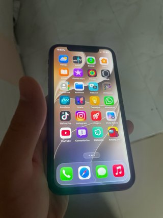 iPhone 11 Apple
