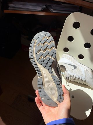 Zapatillas Nike Blancas y Grises