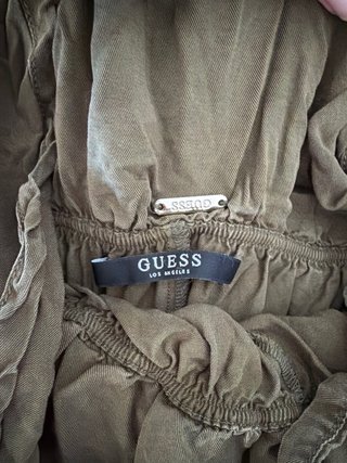 Vestido Guess verde militar con cinturón