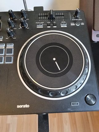 Controlador DJ Pioneer DDJ-REV1 + Soporte
