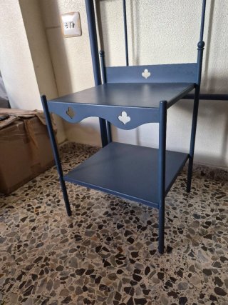 Set di testiera e comodini in metallo