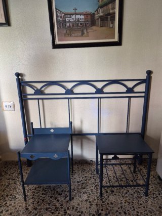 Set di testiera e comodini in metallo