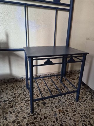 Set di testiera e comodini in metallo