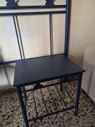 Set di testiera e comodini in metallo