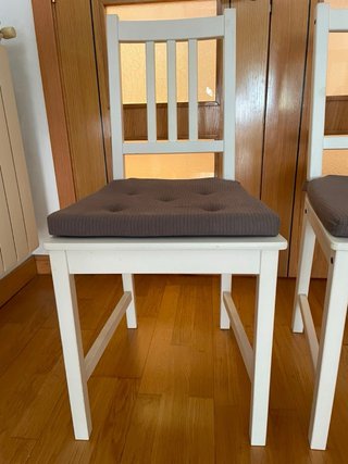 Pack 2 Sillas Blancas Ikea con Cojines