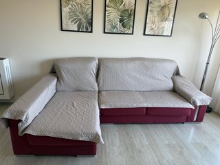 Cama Ikea Blanca + Chaiselong y Lámpara.
